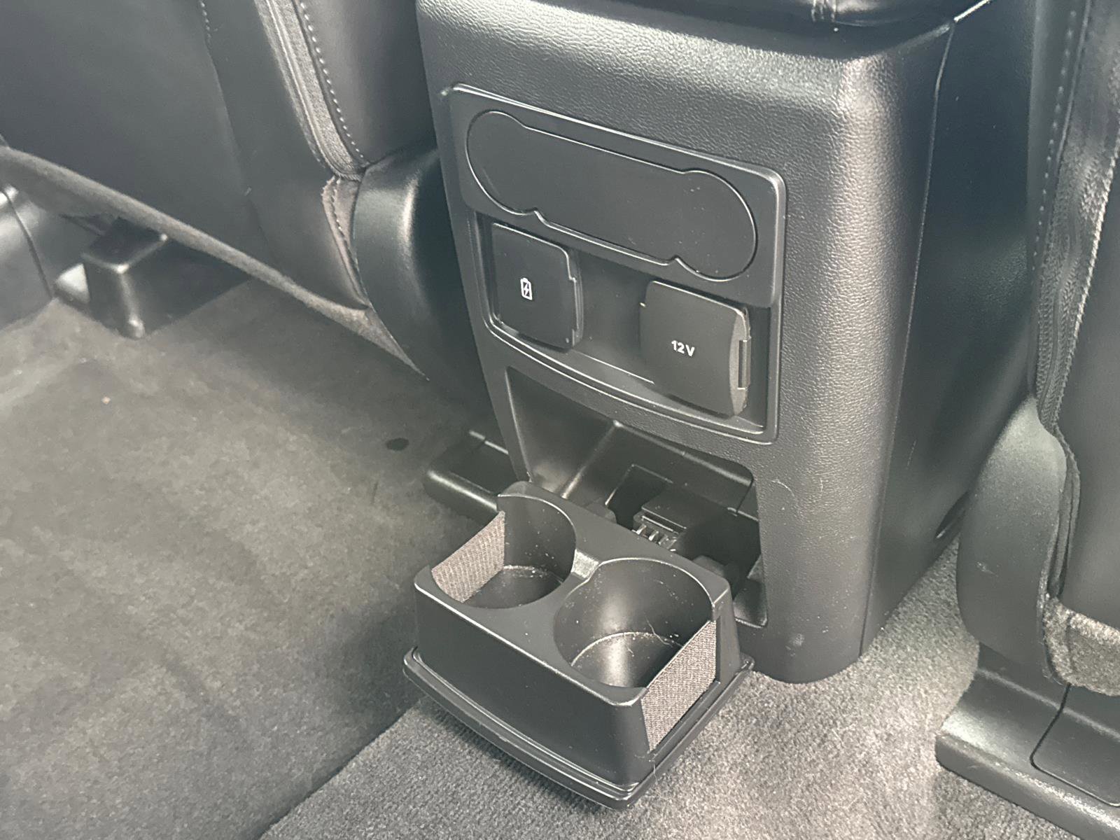 Certified 2022 Ford Explorer XLT w/ Equipment Group 202A image 21