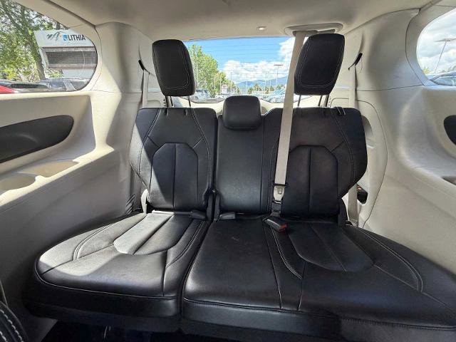 Used 2023 Chrysler Pacifica Touring-L FWD image 26
