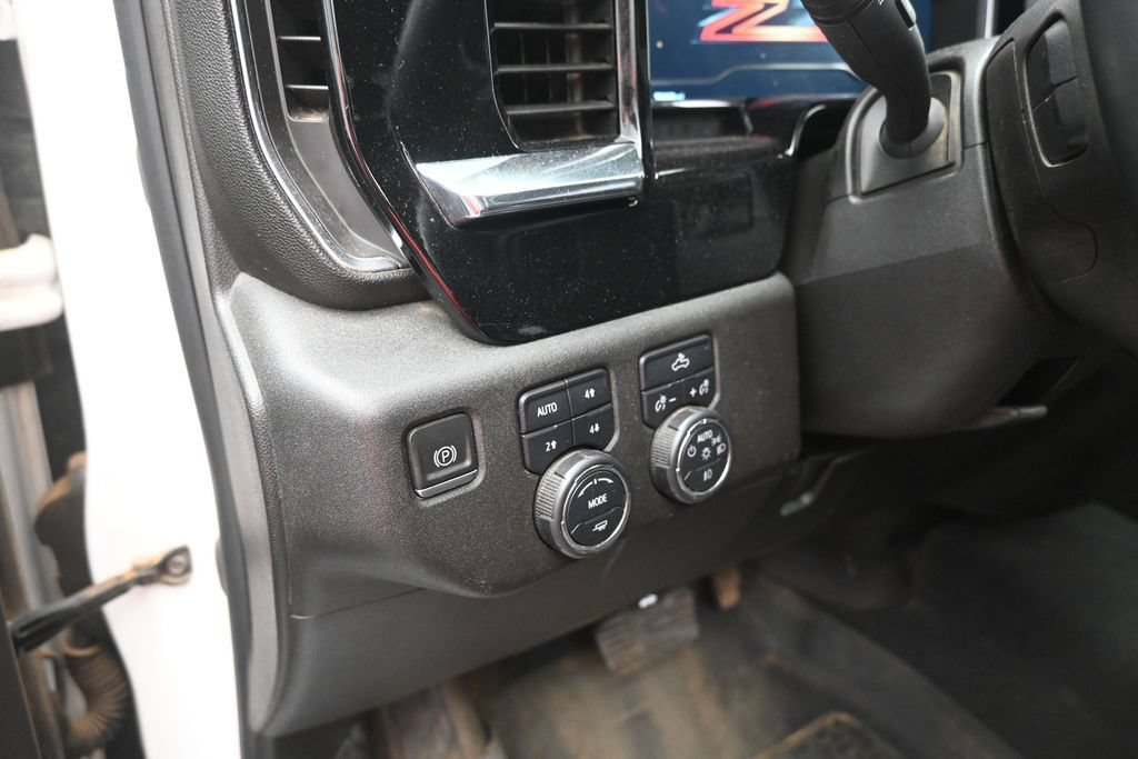 Used 2023 Chevrolet Silverado 1500 RST w/ Z71 Off-Road Package AWD/4WD image 13