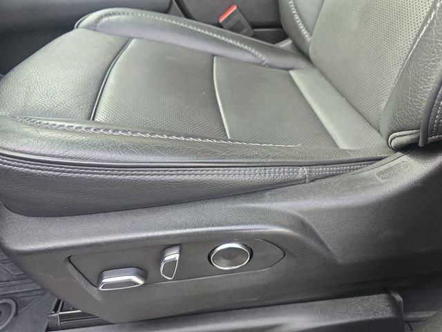 Used 2023 GMC Yukon Denali image 13