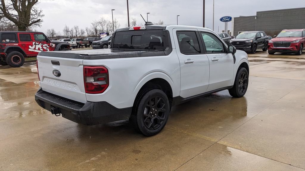 Certified 2025 Ford Maverick Lariat w/ Black Appearance Package image 3
