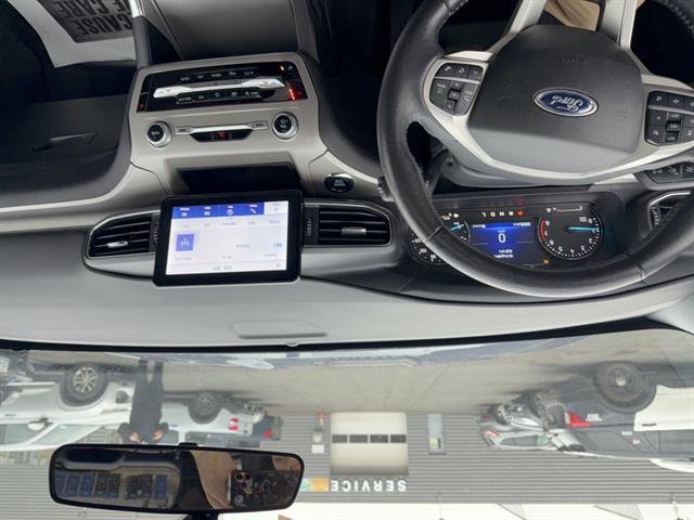 Certified 2022 Ford Explorer XLT w/ Equipment Group 202A image 3