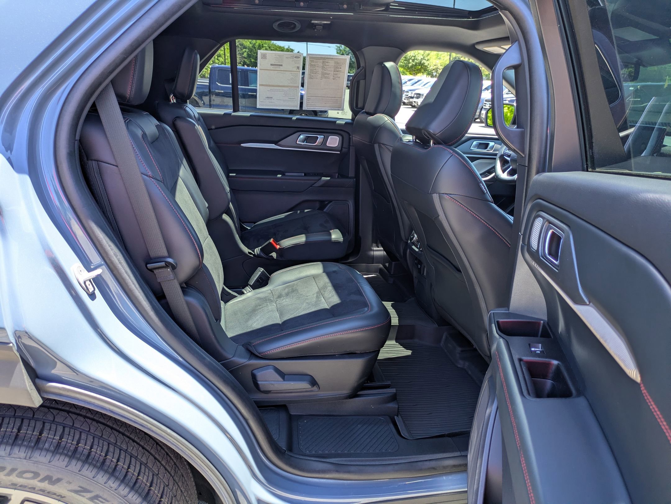 Certified 2025 Ford Explorer ST w/ Sun And Sound Package AWD/4WD image 36