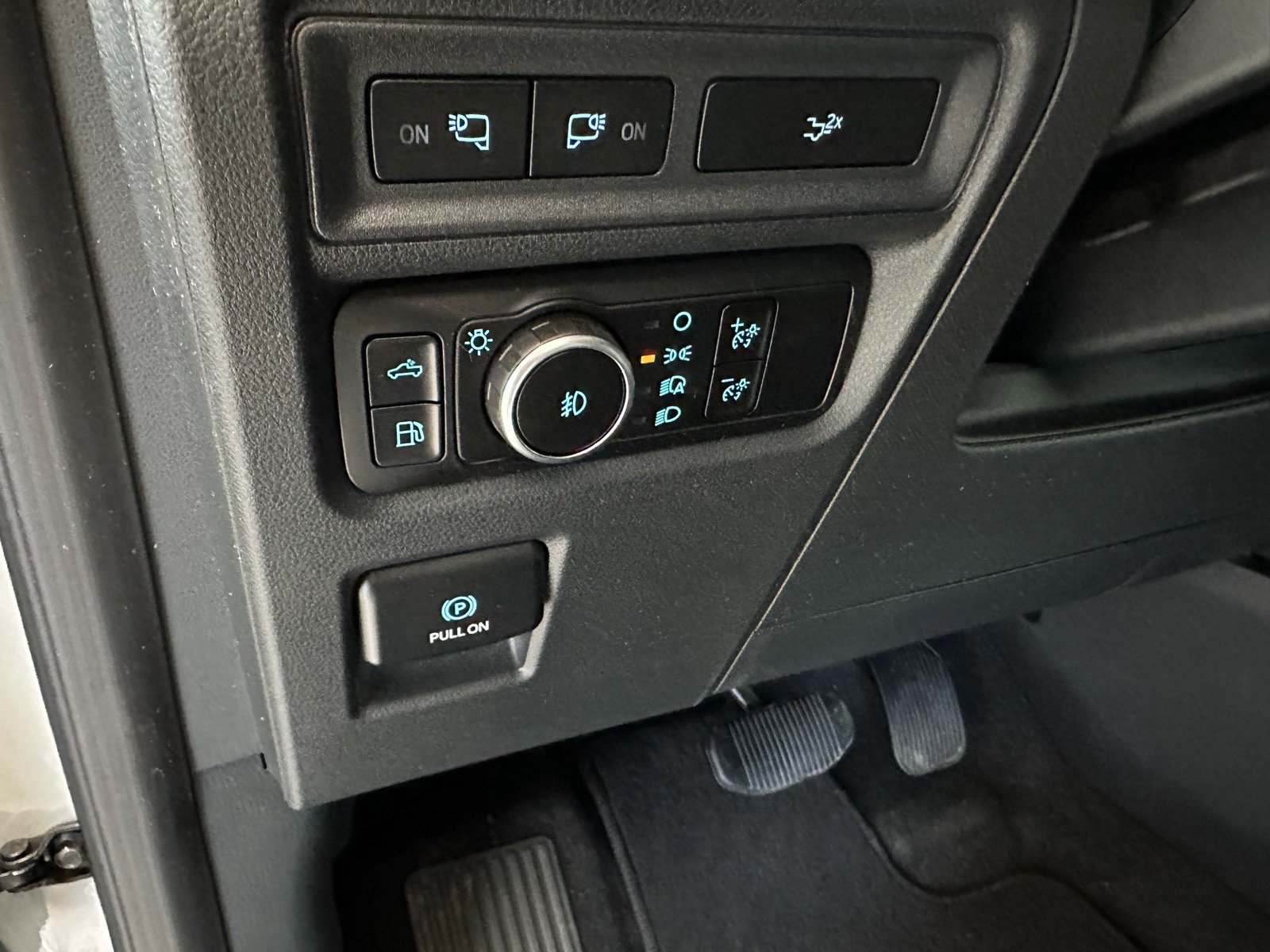 Certified 2023 Ford F150 XLT w/ Equipment Group 302A High image 31