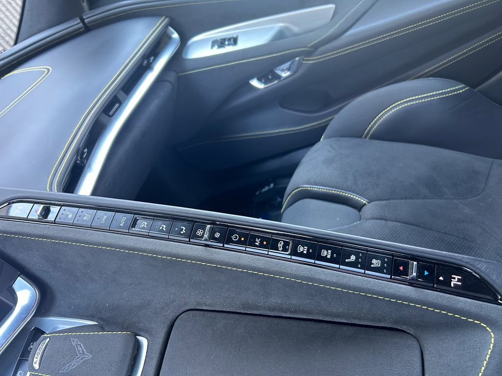 Used 2021 Chevrolet Corvette Stingray Premium Cpe w/ Z51 Performance Package image 30