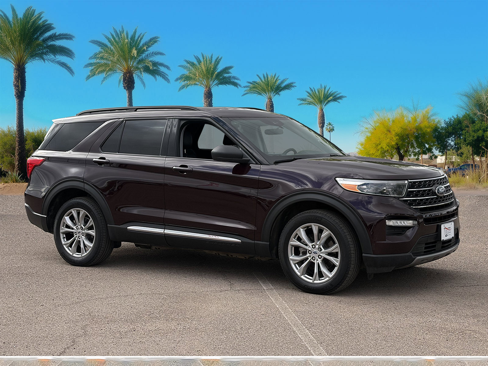 Certified 2023 Ford Explorer XLT w/ Equipment Group 202A AWD/4WD image 8