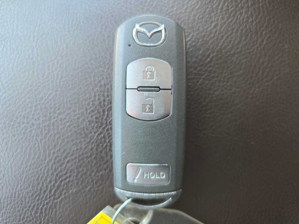 Used 2018 MAZDA MAZDA3 Touring FWD image 21