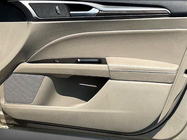 Certified 2017 Ford Fusion SE w/ Fusion SE Technology Package FWD image 28
