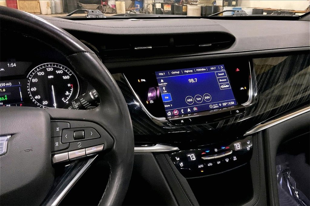 Used 2024 Cadillac XT6 Premium Luxury image 6