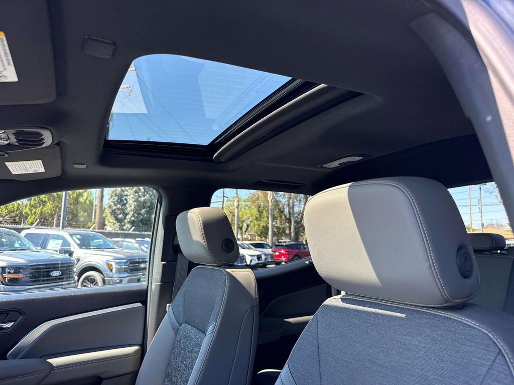 Used 2024 Chevrolet Colorado ZR2 w/ Technology Package image 26