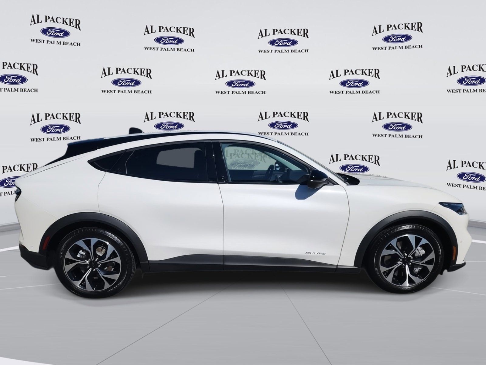 Certified 2024 Ford Mustang Mach-E Select w/ Comfort Package Lite image 6