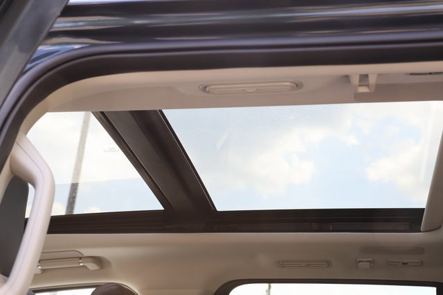 Certified 2025 Ford Expedition Platinum w/ Driver's Package image 9