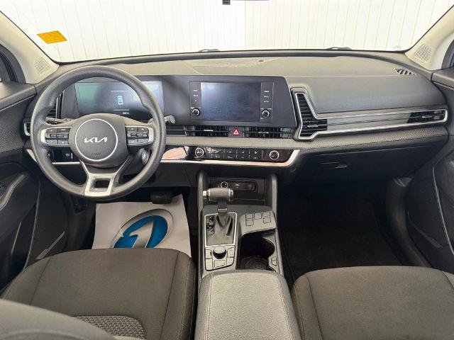 Used 2025 Kia Sportage LX FWD image 4