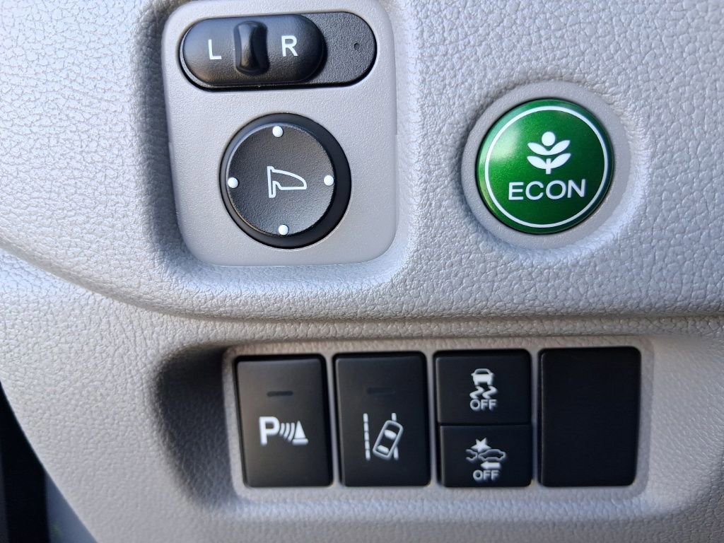 Used 2018 Honda Pilot Touring image 32