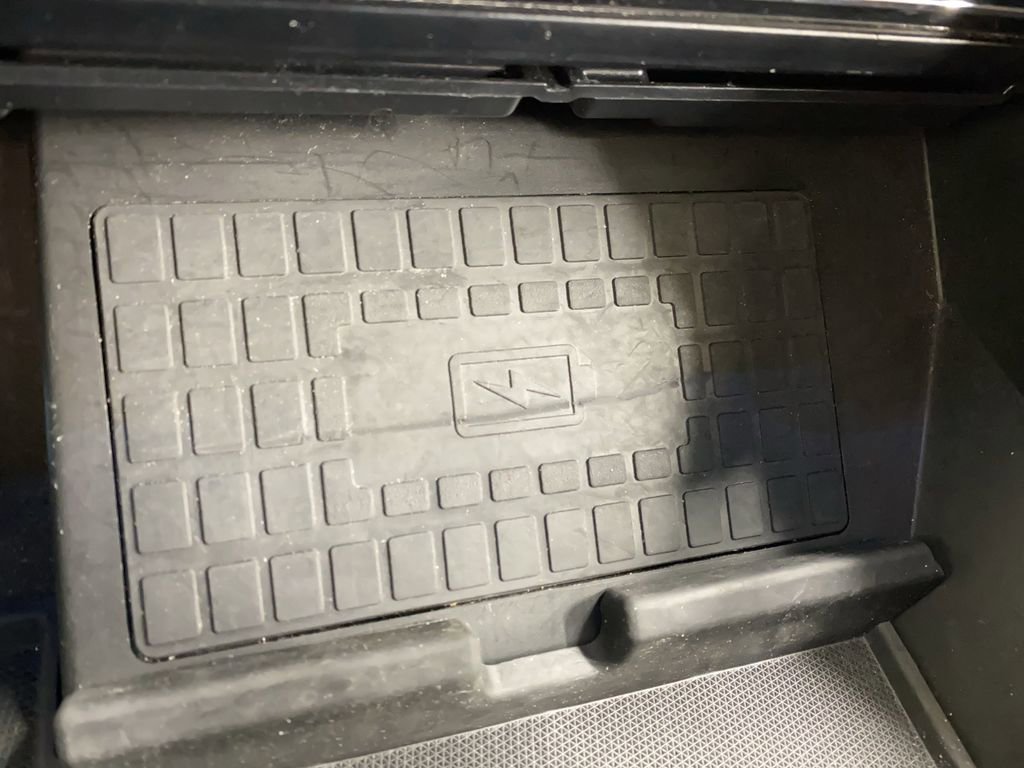 Certified 2022 Ford F150 Platinum w/ Equipment Group 701A High image 31