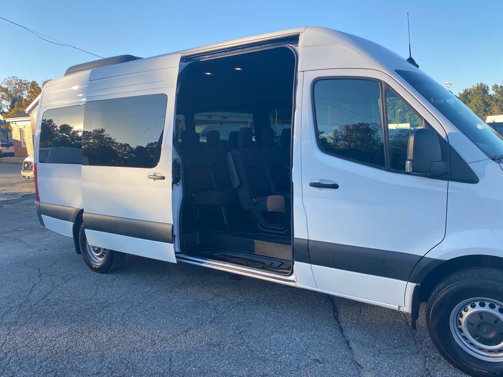 Used 2025 Mercedes-Benz Sprinter 2500 image 7