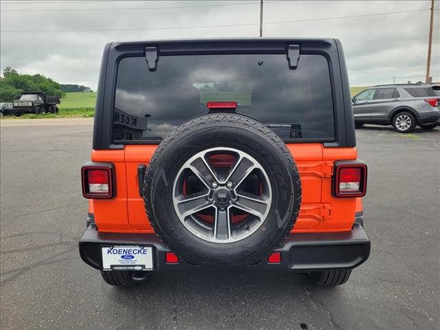 Used 2023 Jeep Wrangler Unlimited Sahara AWD/4WD image 9