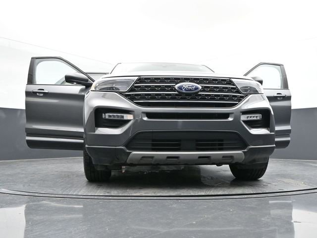 Certified 2022 Ford Explorer XLT w/ Equipment Group 202A image 49