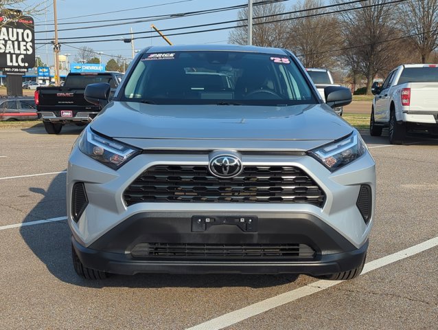 Used 2025 Toyota RAV4 LE image 9