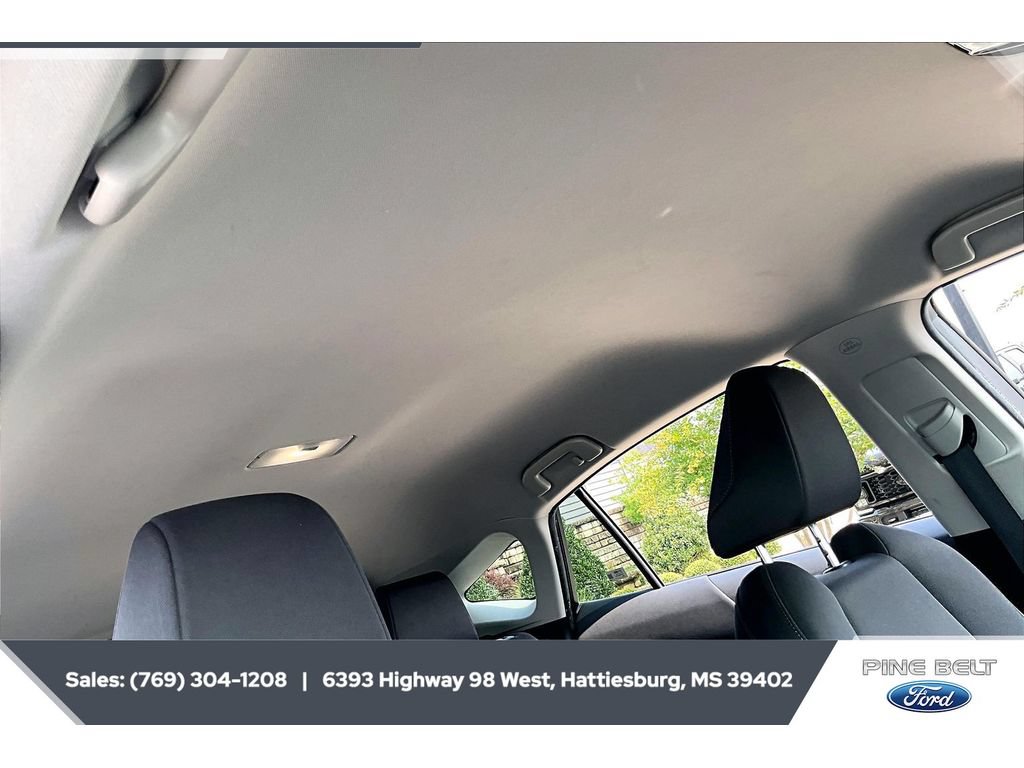 Used 2021 Toyota Venza LE AWD/4WD image 16
