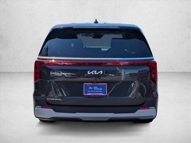 Used 2025 Kia Carnival FWD image 7