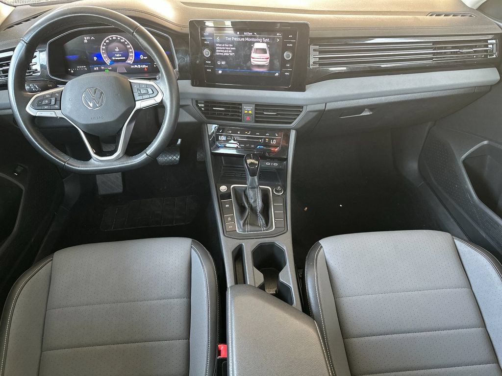 Used 2025 Volkswagen Jetta SE FWD image 12