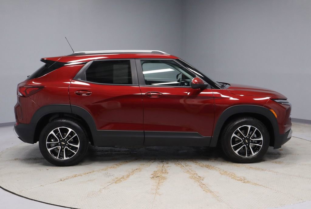 Used 2025 Chevrolet TrailBlazer LT image 6