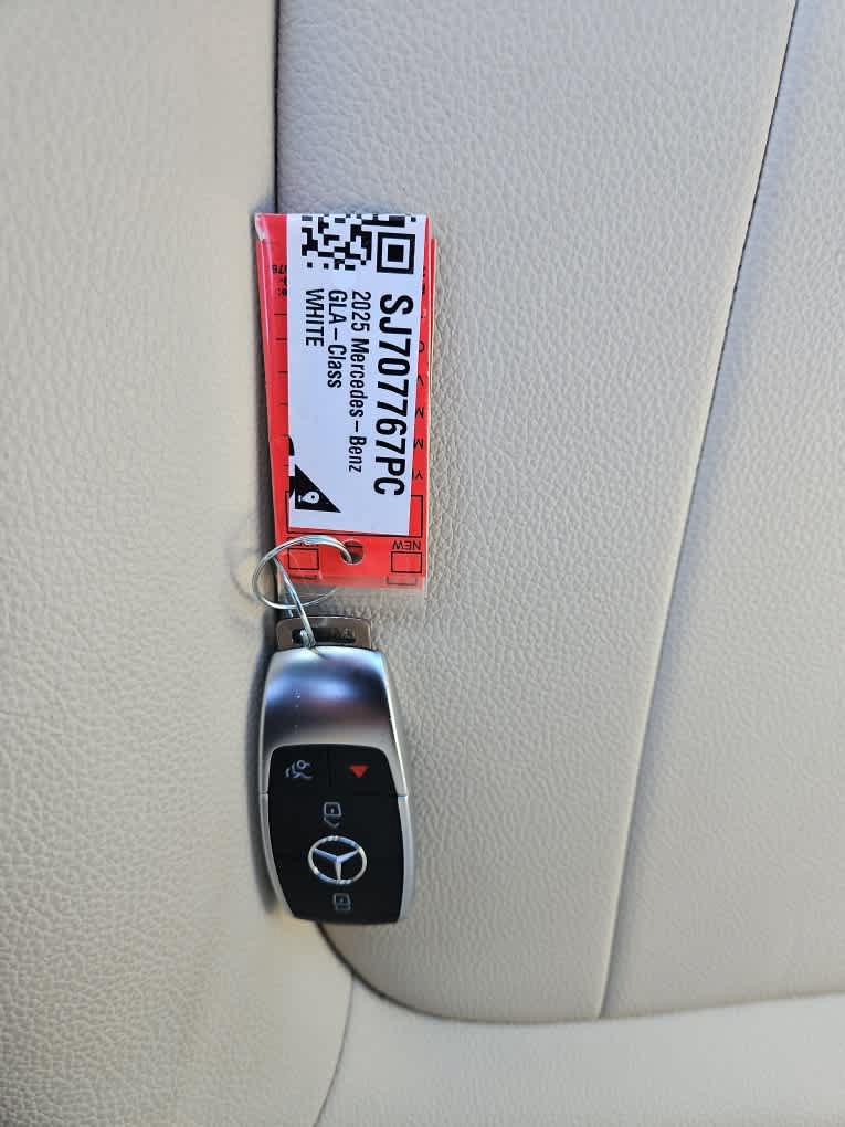 Used 2025 Mercedes-Benz GLA 250 image 20
