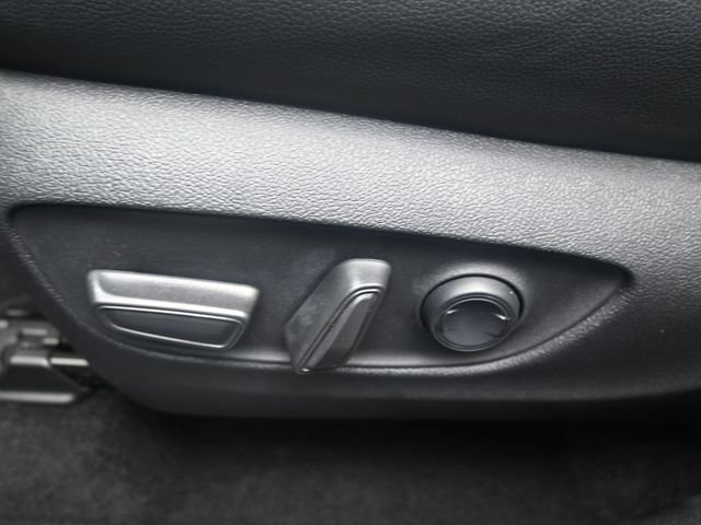 Used 2025 Toyota Grand Highlander AWD image 19