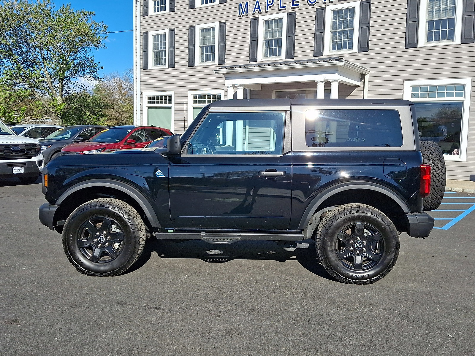 Certified 2024 Ford Bronco Black Diamond AWD/4WD image 2