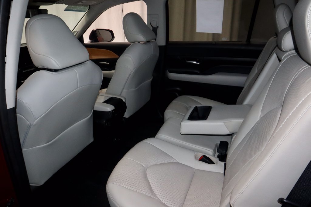 Used 2024 Toyota Grand Highlander FWD image 18