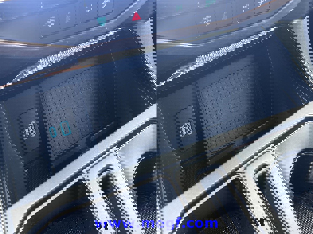 Certified 2022 Ford F150 Lightning Lariat image 9