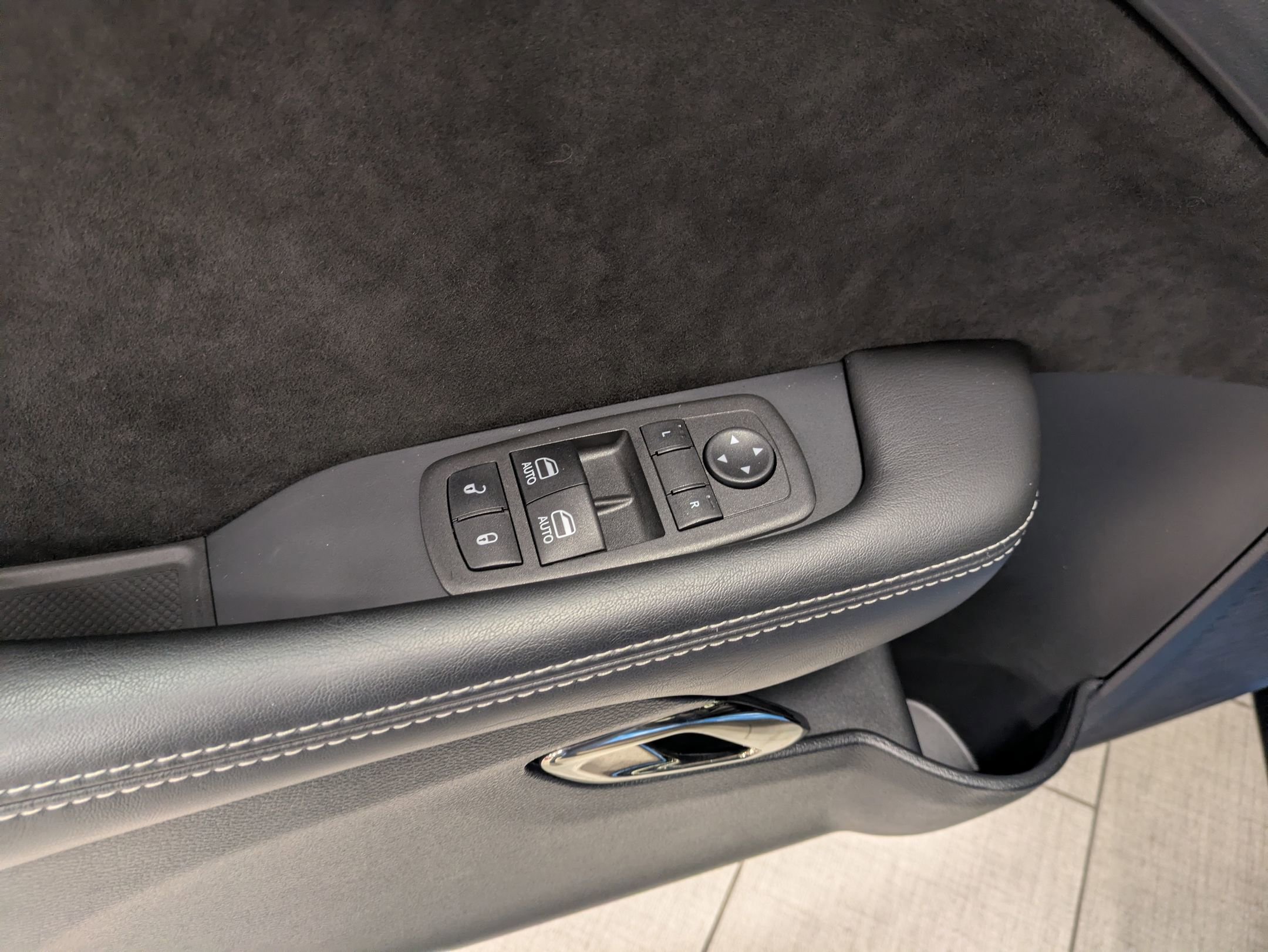 Used 2023 Dodge Challenger SRT Hellcat image 16