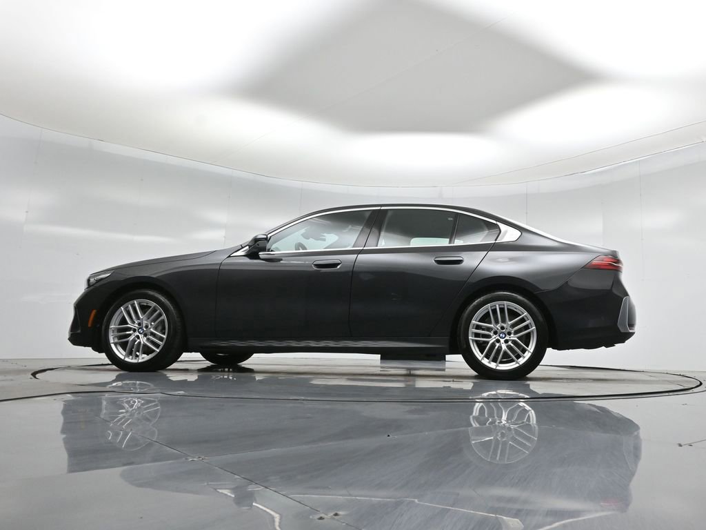 Used 2025 BMW 530i image 26