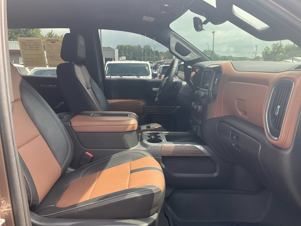 Used 2019 Chevrolet Silverado 1500 High Country w/ Technology Package AWD/4WD image 12