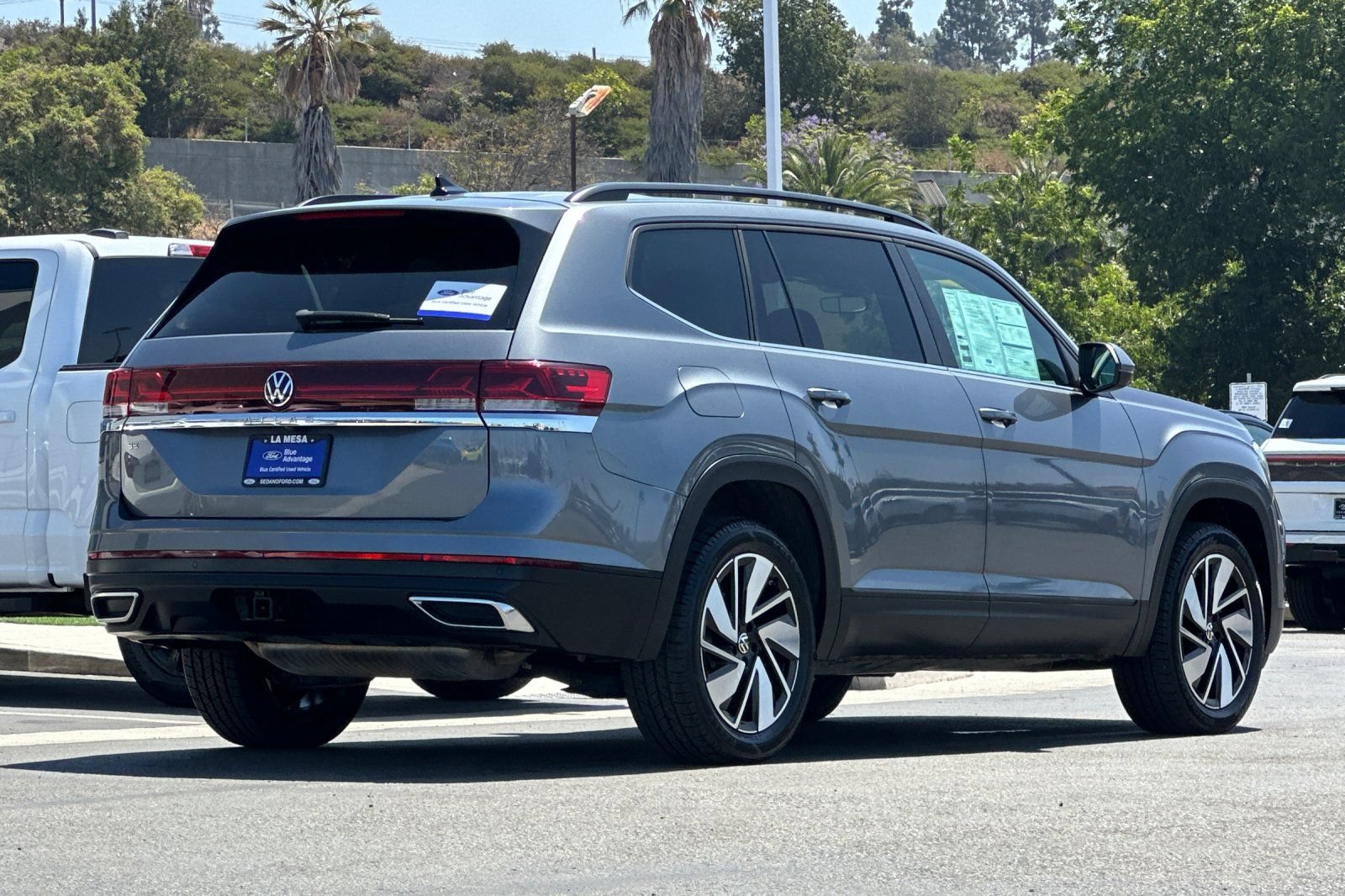 Used 2024 Volkswagen Atlas SE FWD image 3