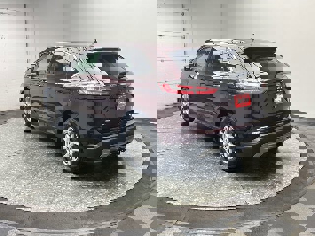 Certified 2024 Ford Edge SEL w/ Convenience Package image 3