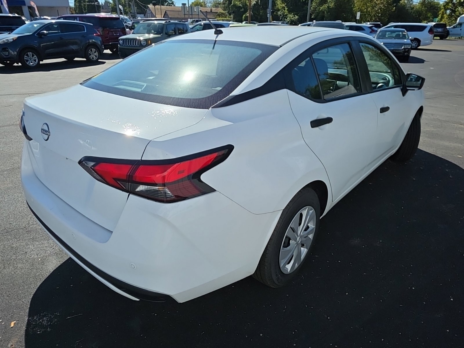 Used 2025 Nissan Versa S FWD image 6