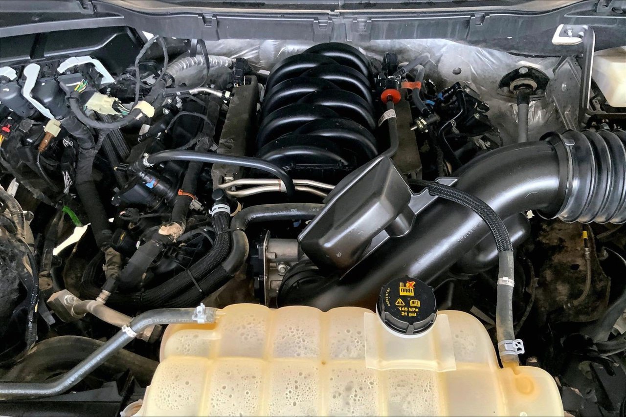 Certified 2024 Ford F150 XLT w/ Equipment Group 302A MID AWD/4WD image 32