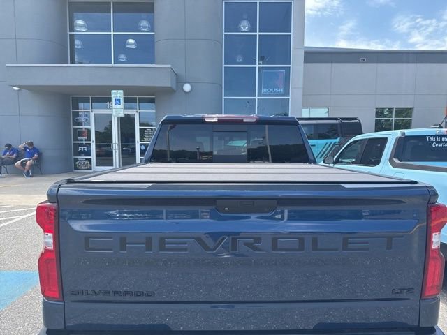 Used 2021 Chevrolet Silverado 1500 LTZ w/ LTZ Premium Package AWD/4WD image 5