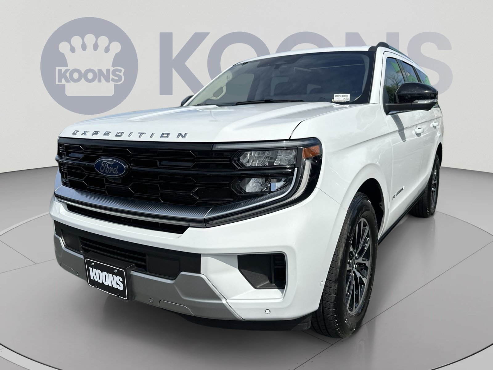 Certified 2025 Ford Expedition Platinum AWD/4WD image 1