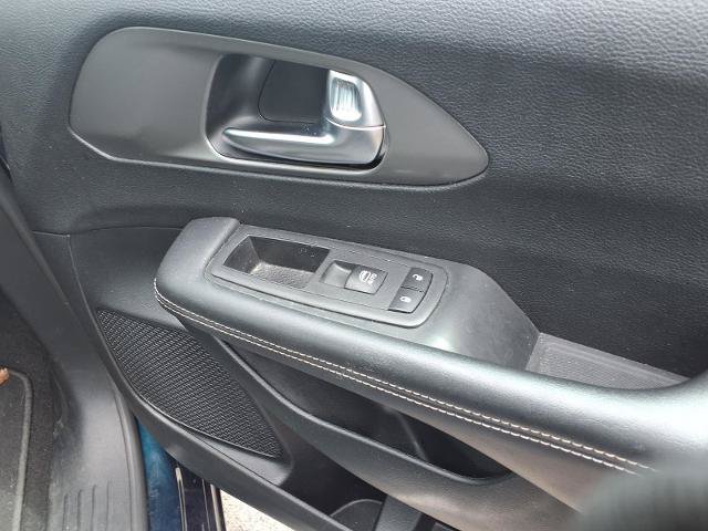 Used 2025 Chrysler Pacifica Select FWD image 27