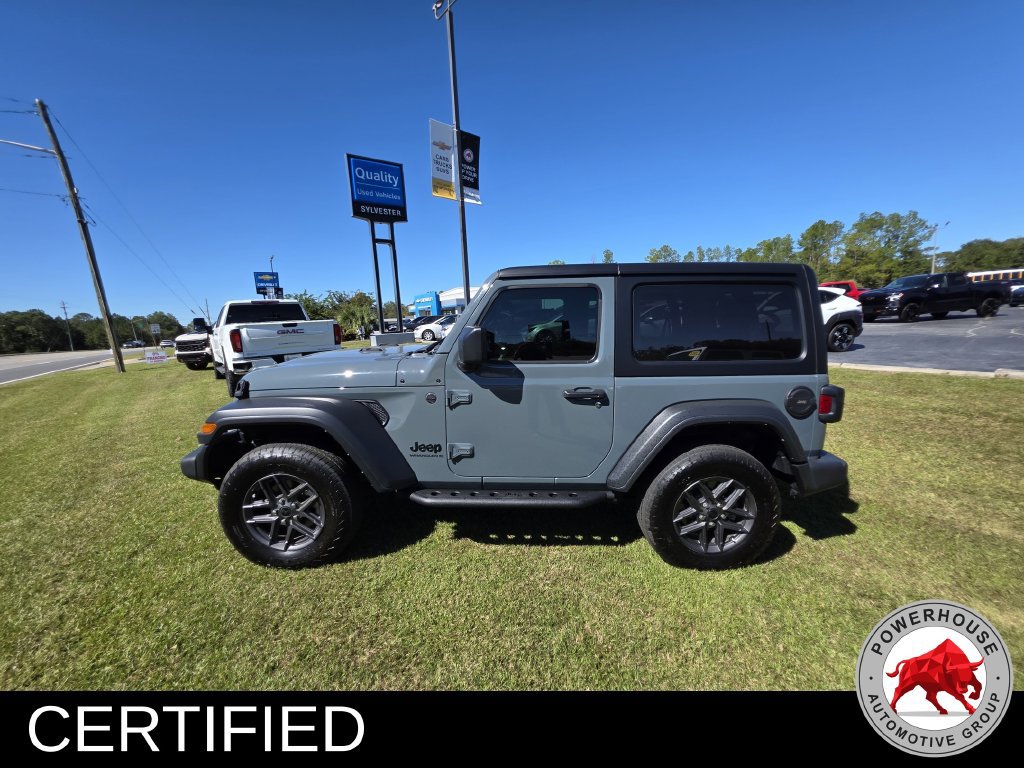 Used 2025 Jeep Wrangler Sport AWD/4WD image 3