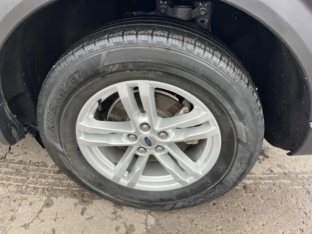 Certified 2022 Ford Explorer XLT w/ Equipment Group 202A image 11