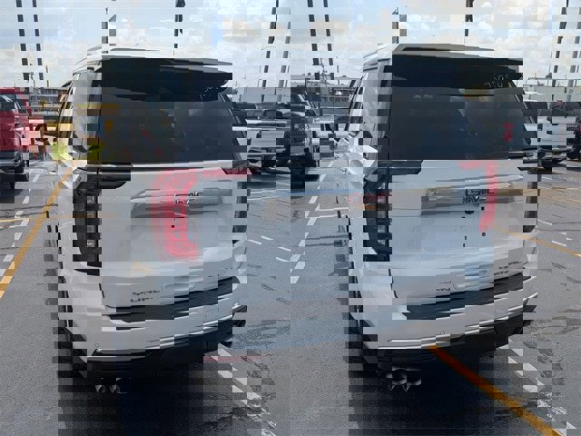 Used 2023 GMC Yukon Denali image 3