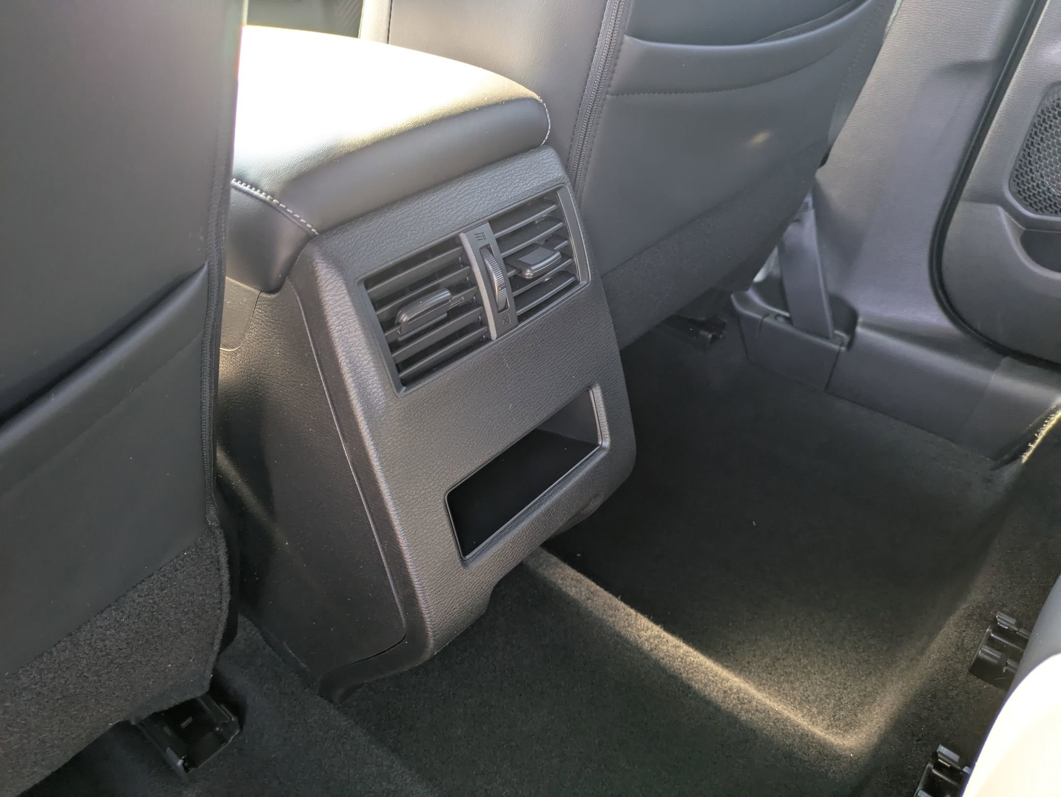 Used 2022 Mitsubishi Outlander SE image 30