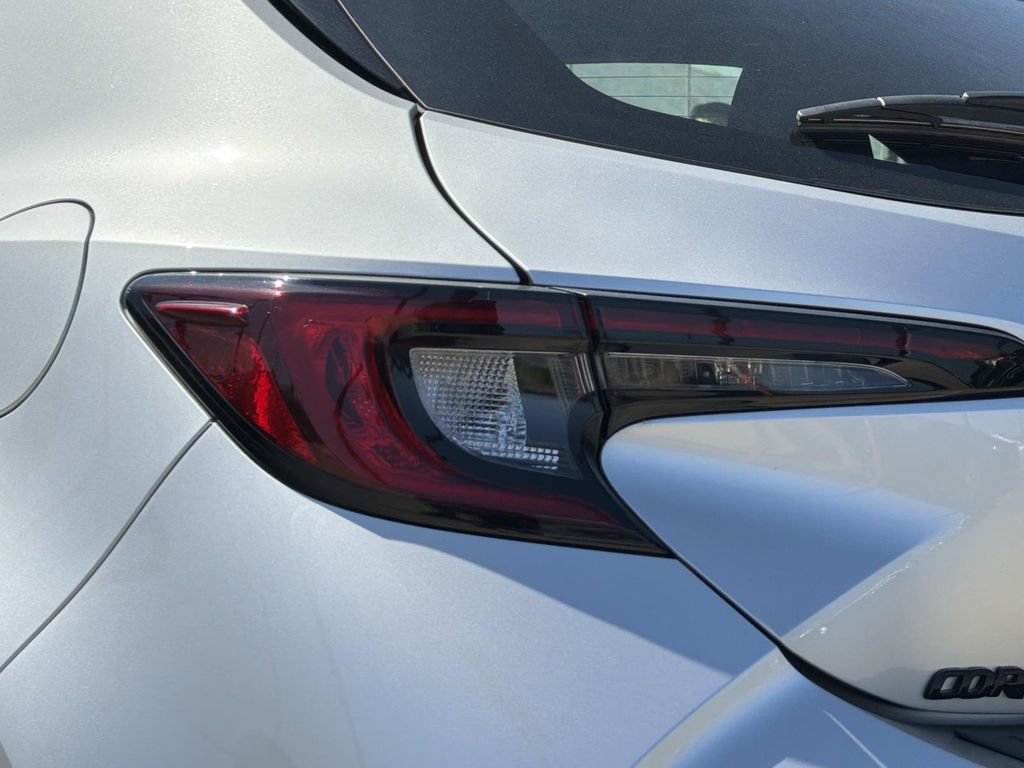 Used 2025 Toyota Corolla SE w/ SE Package FWD image 8