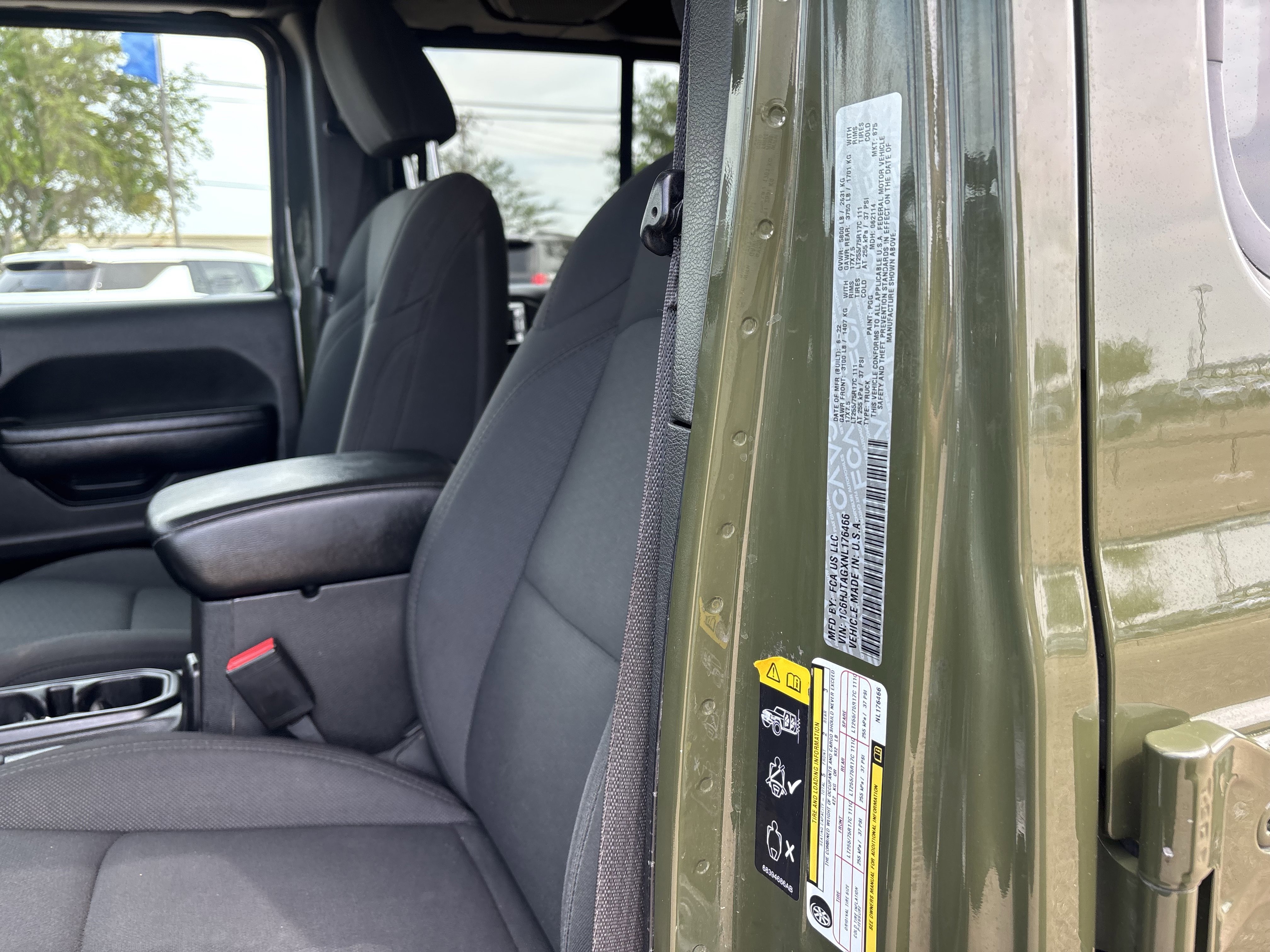 Used 2022 Jeep Gladiator Sport AWD/4WD image 11