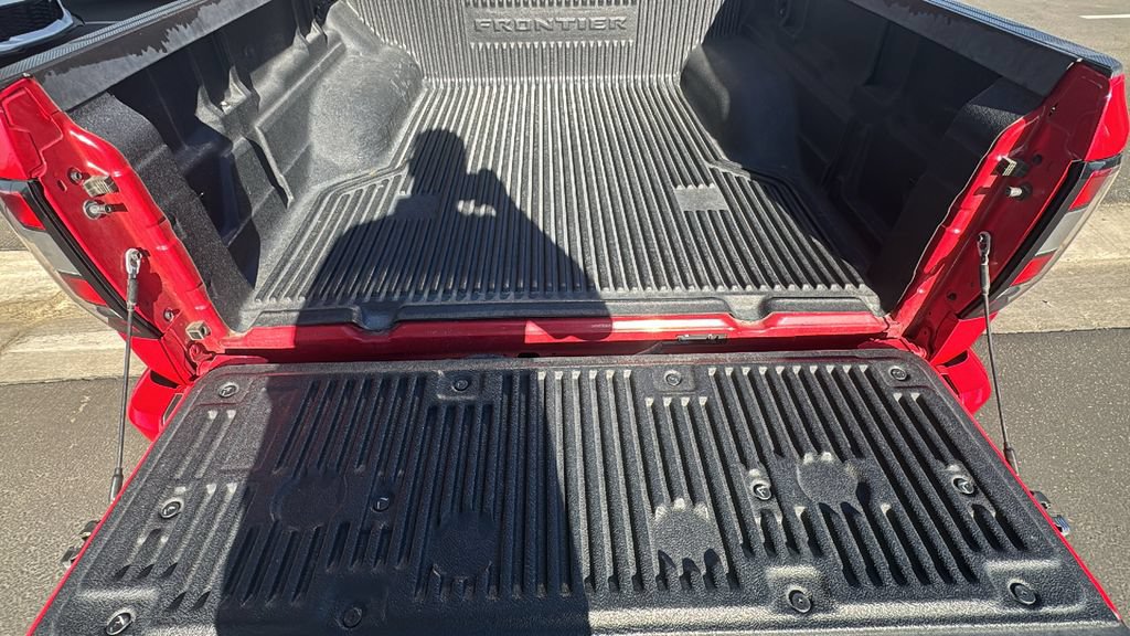 Used 2022 Nissan Frontier SV w/ Technology Package RWD image 23