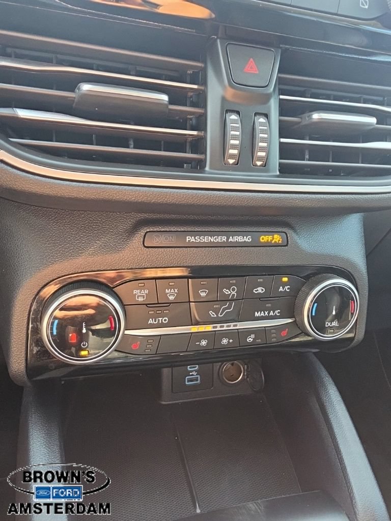 Certified 2022 Ford Escape SEL w/ SEL Stealth AWD Package image 19
